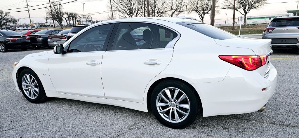 2015 INFINITI Q50 Image 4