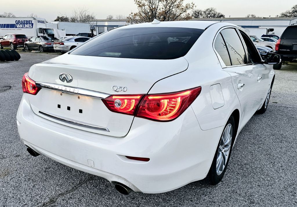 2015 INFINITI Q50 Image 6