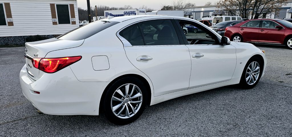 2015 INFINITI Q50 Image 7