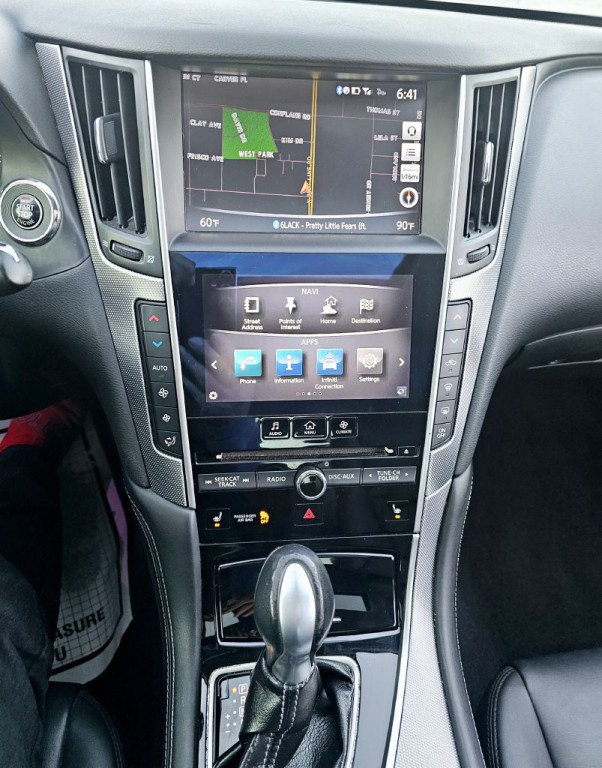 2015 INFINITI Q50 Image 10