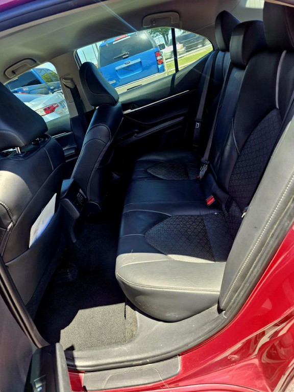 2018 Toyota Camry Image 15