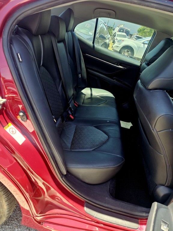 2018 Toyota Camry Image 18