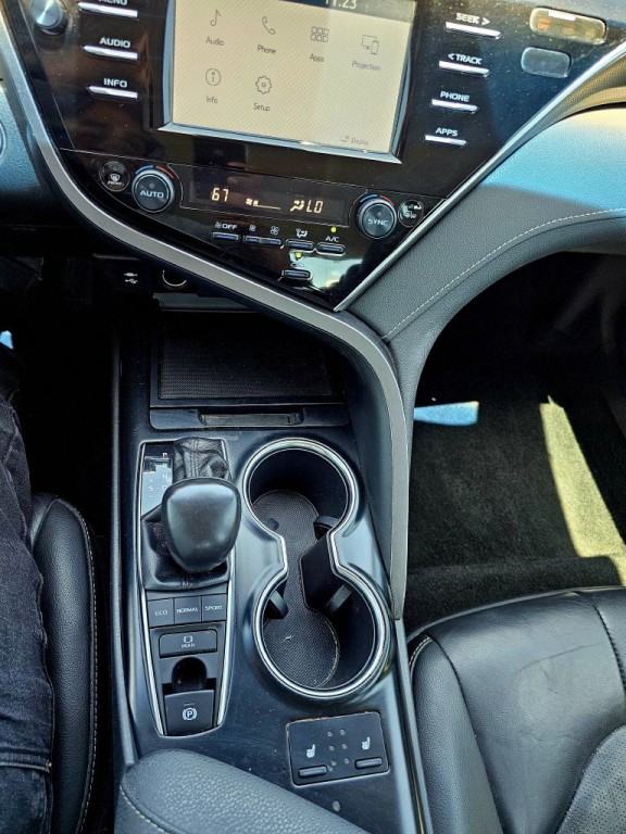 2018 Toyota Camry Image 20