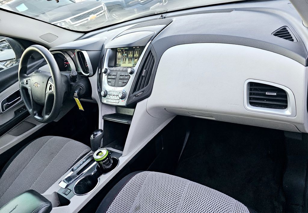 2017 Chevrolet Equinox Image 12