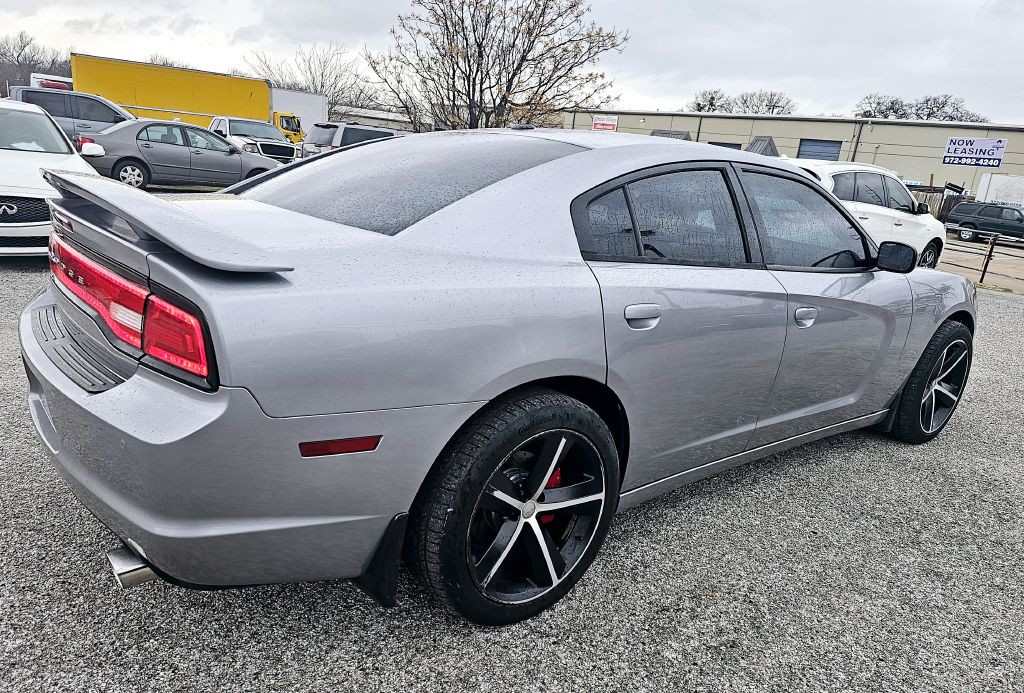 2014 Dodge Charger Image 9