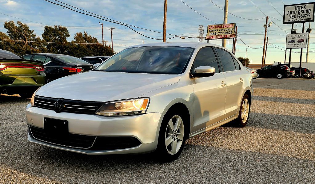 2013 Volkswagen Jetta Image 2