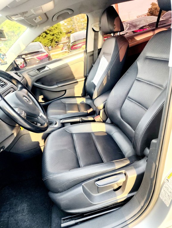 2013 Volkswagen Jetta Image 8