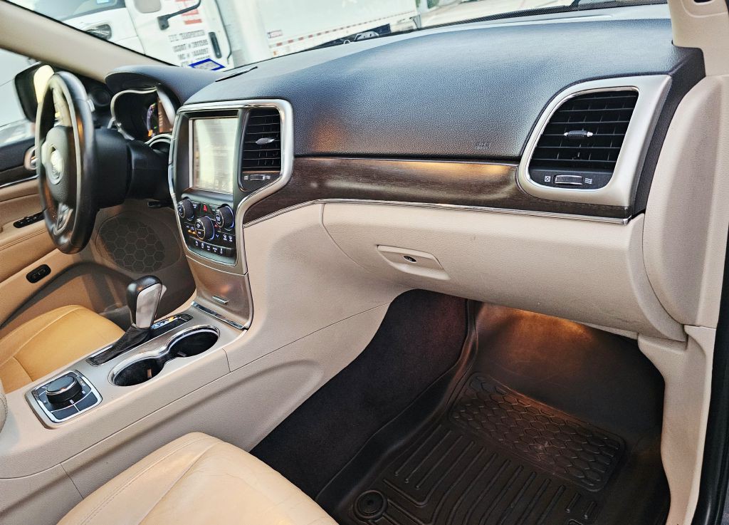 2016 Jeep Grand Cherokee Image 16