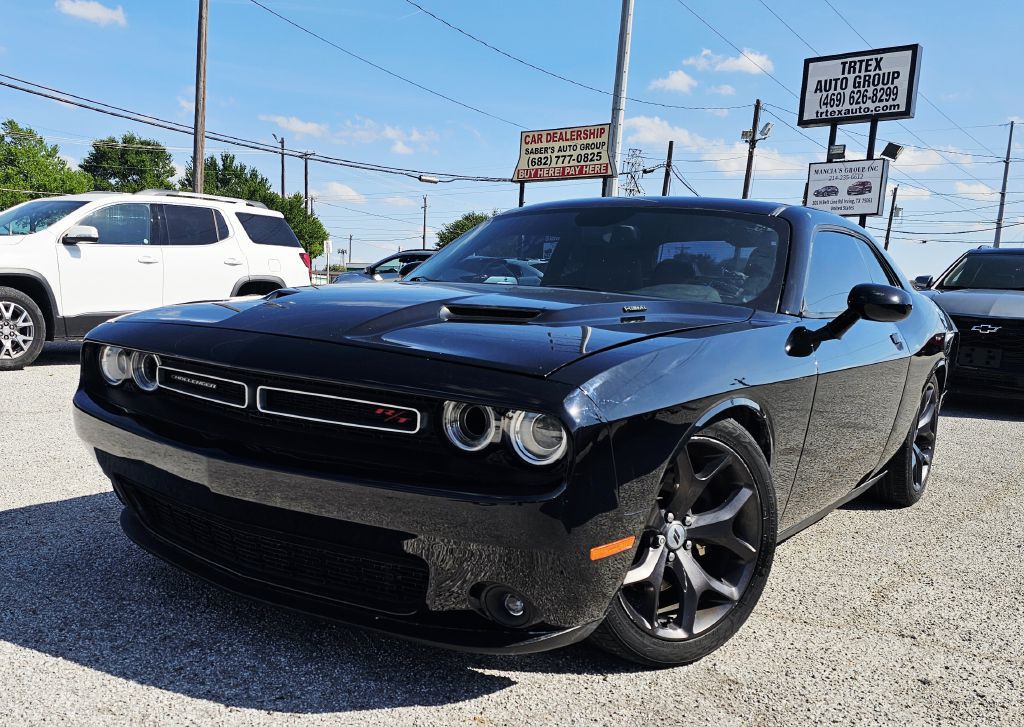 2015 Dodge Challenger Image 1