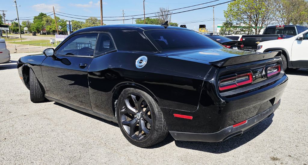 2015 Dodge Challenger Image 3