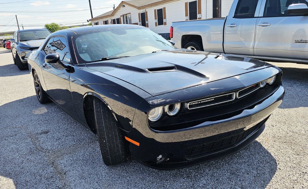 2015 Dodge Challenger Image 8