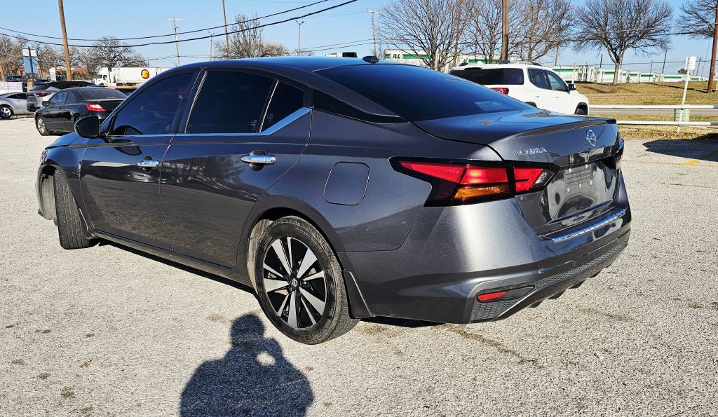 2021 Nissan Altima Image 5