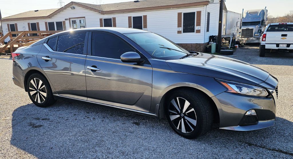 2021 Nissan Altima Image 9