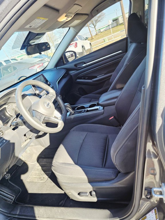 2021 Nissan Altima Image 12