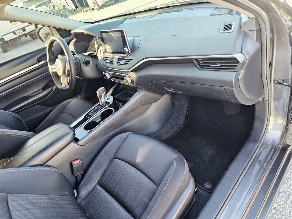 2021 Nissan Altima Image 15