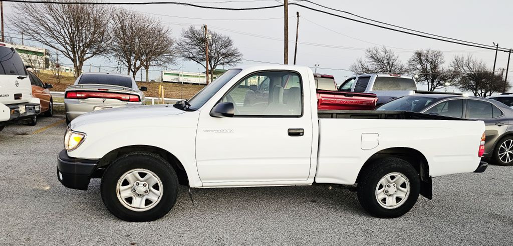 2004 Toyota Tacoma Image 2