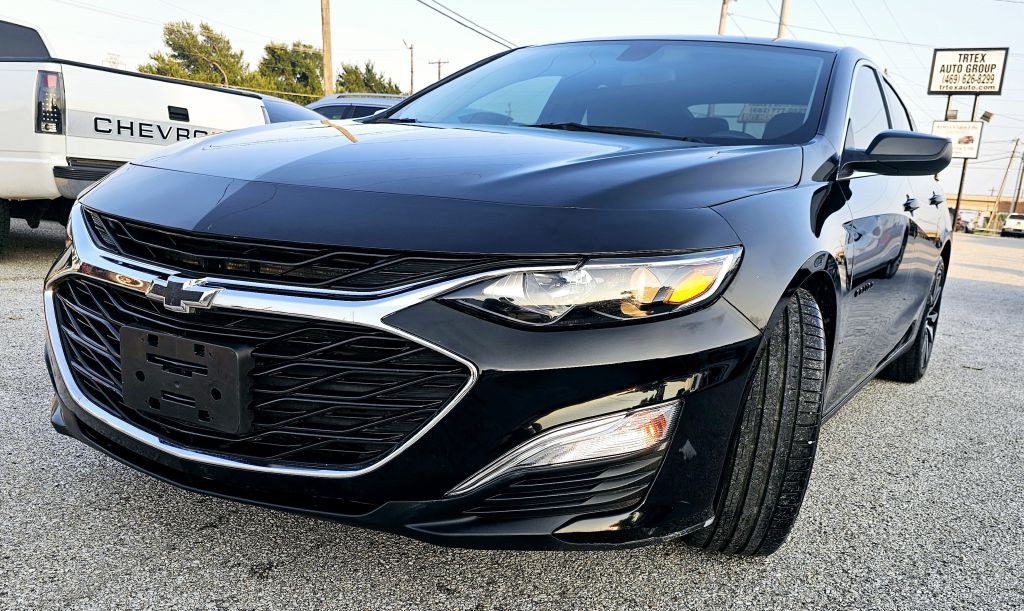 2021 Chevrolet Malibu Image 2