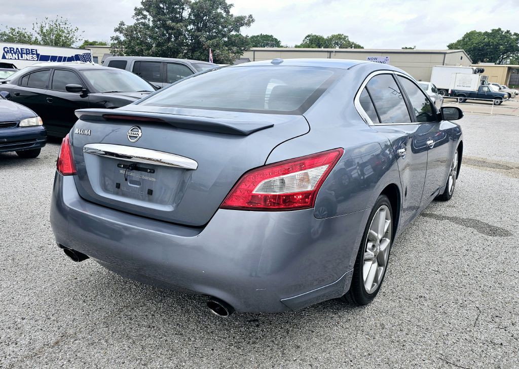 2011 Nissan Maxima Image 9