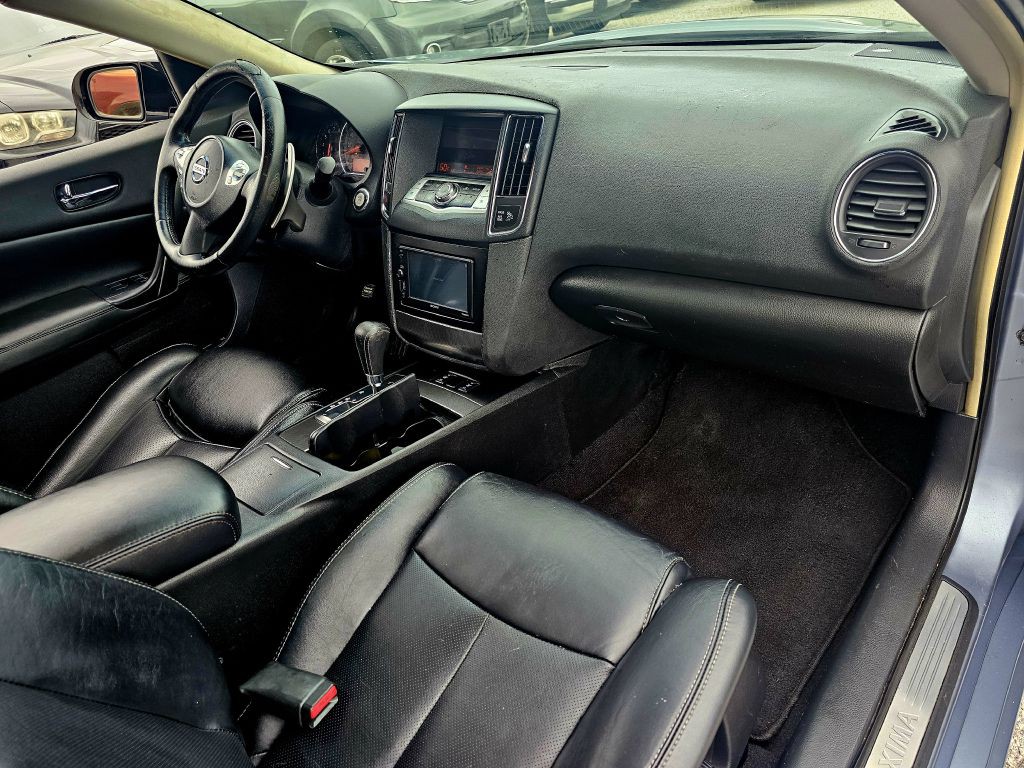 2011 Nissan Maxima Image 16