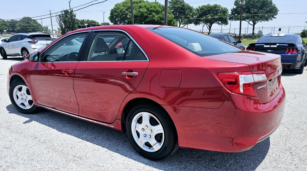 2012 Toyota Camry Image 5