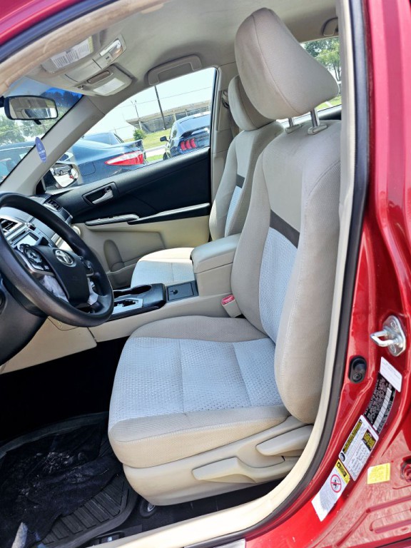 2012 Toyota Camry Image 13