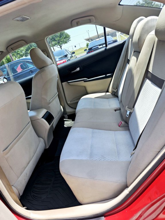 2012 Toyota Camry Image 14