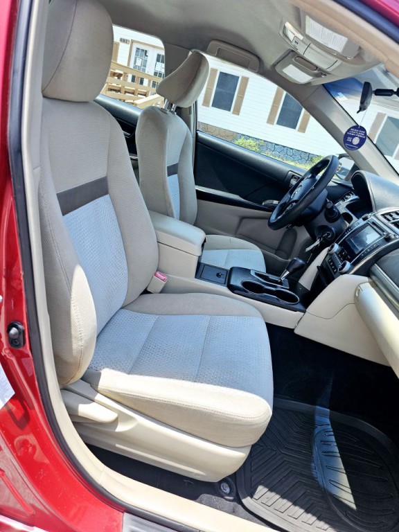 2012 Toyota Camry Image 17
