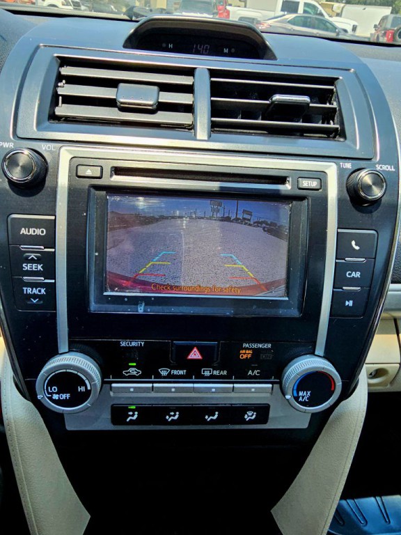 2012 Toyota Camry Image 18