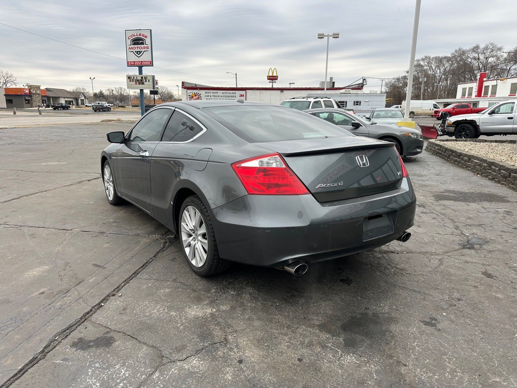 2010 Honda Accord Image 2