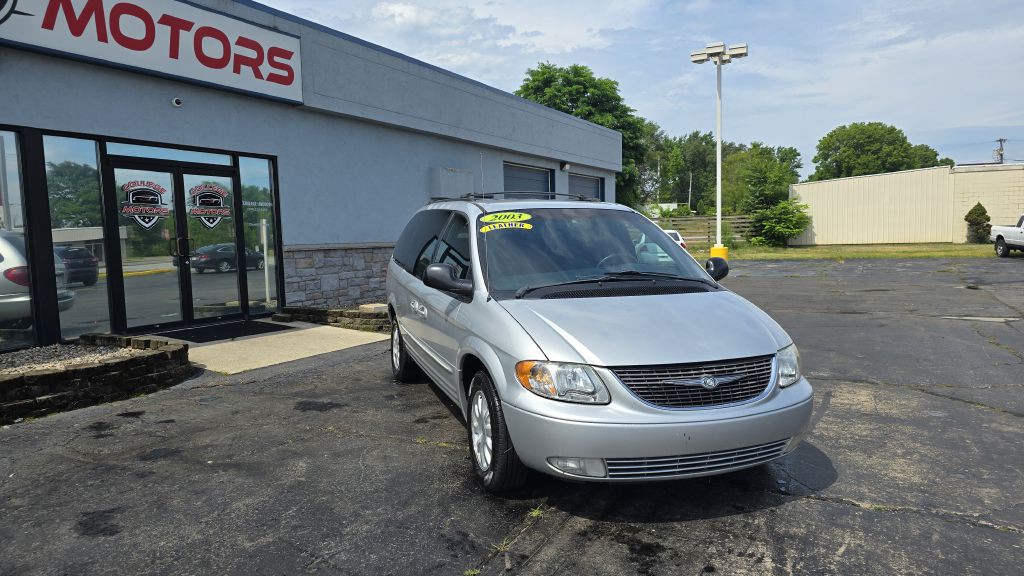 2003 Chrysler Town & Country Image 6