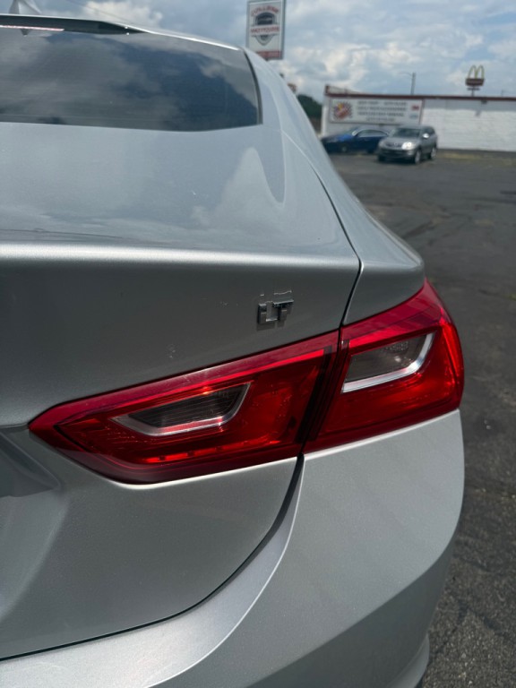 2017 Chevrolet Malibu Image 5