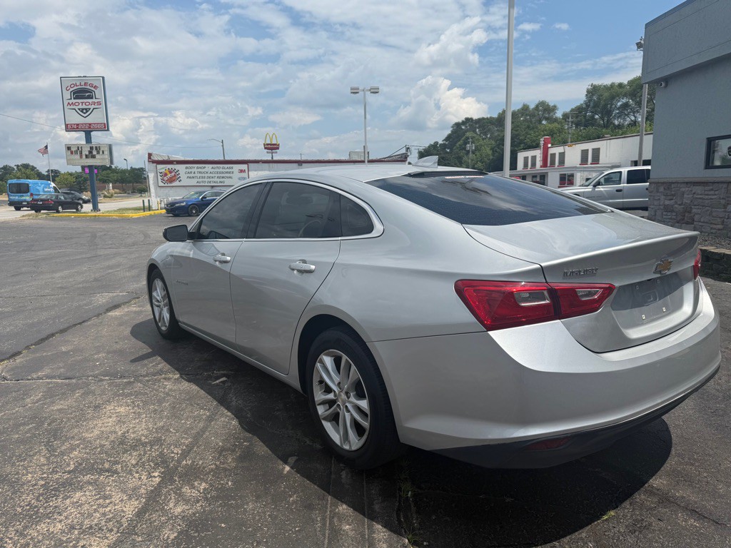 2017 Chevrolet Malibu Image 7