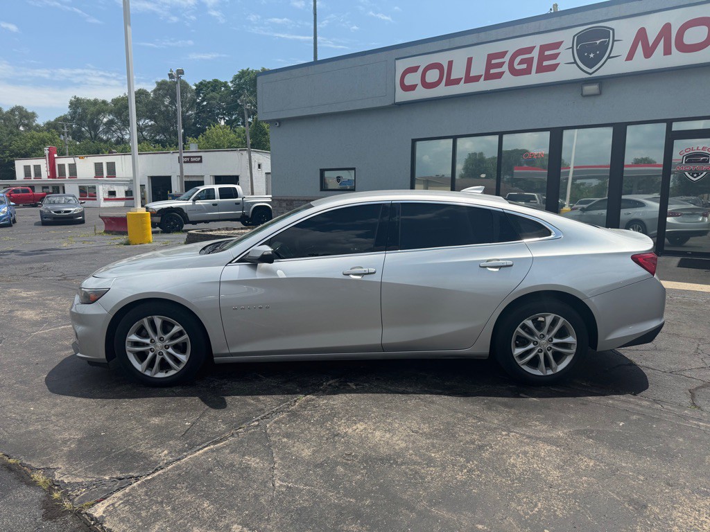 2017 Chevrolet Malibu Image 8
