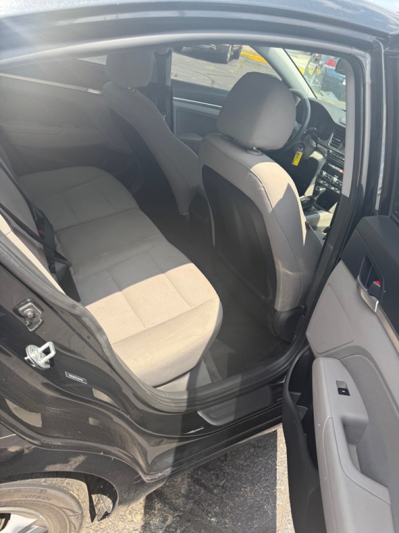 2020 Hyundai Elantra Image 8