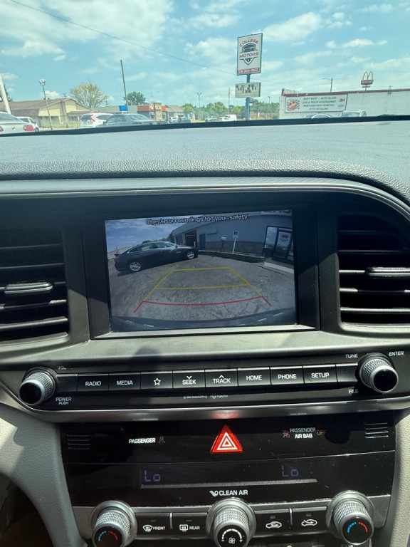 2020 Hyundai Elantra Image 14