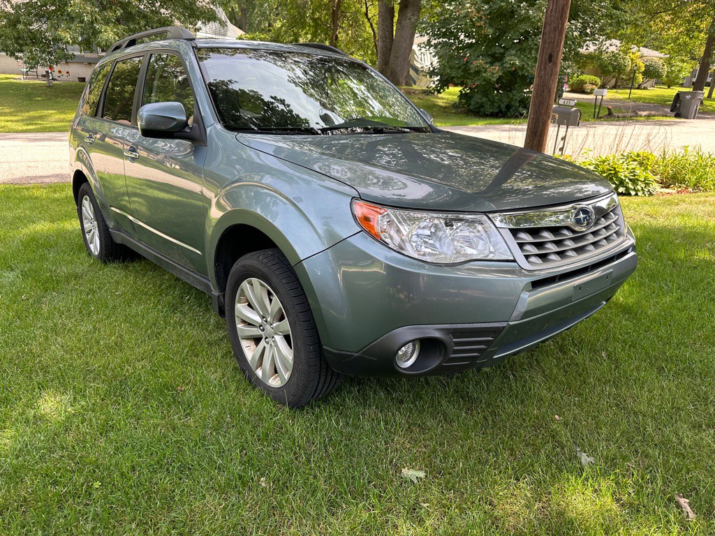 2013 Subaru Forester Image 12