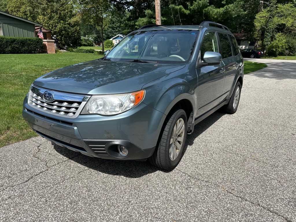 2013 Subaru Forester Image 2