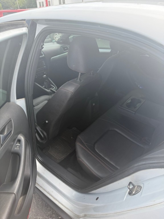 2012 Volkswagen Jetta Image 8