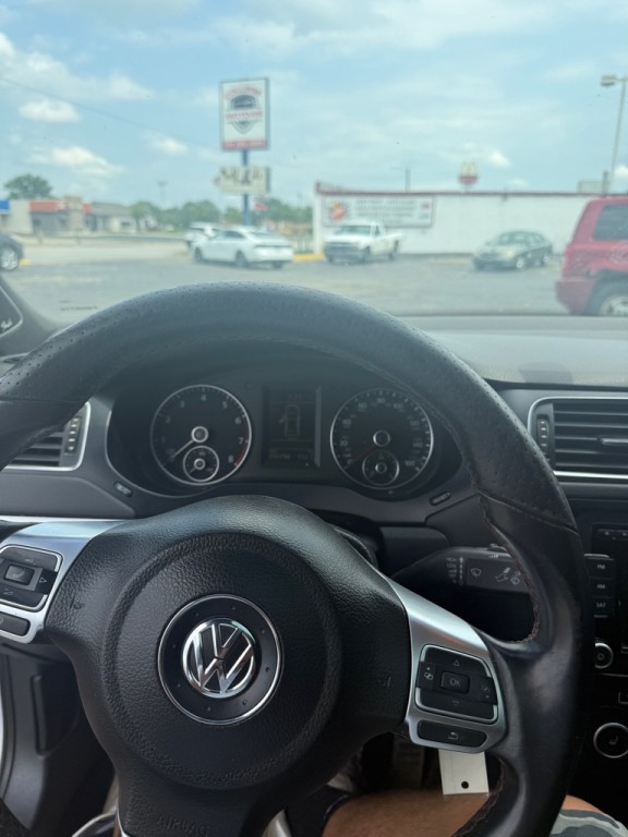 2012 Volkswagen Jetta Image 10