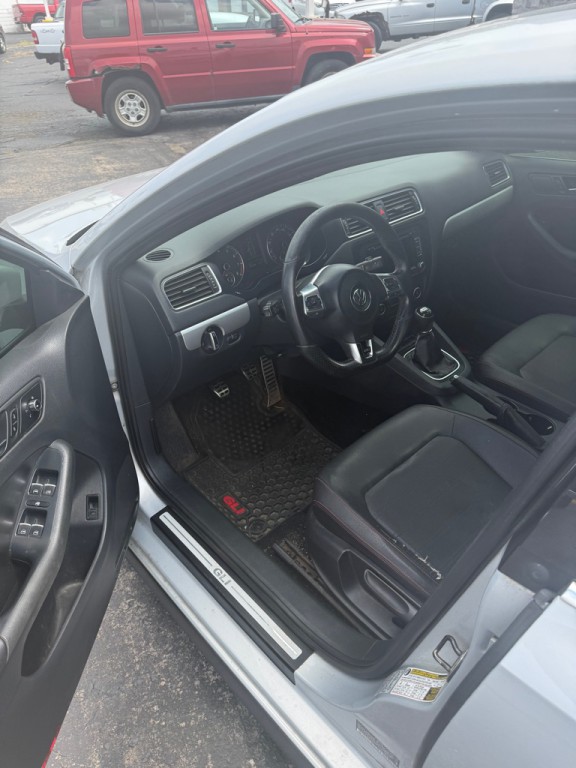 2012 Volkswagen Jetta Image 11