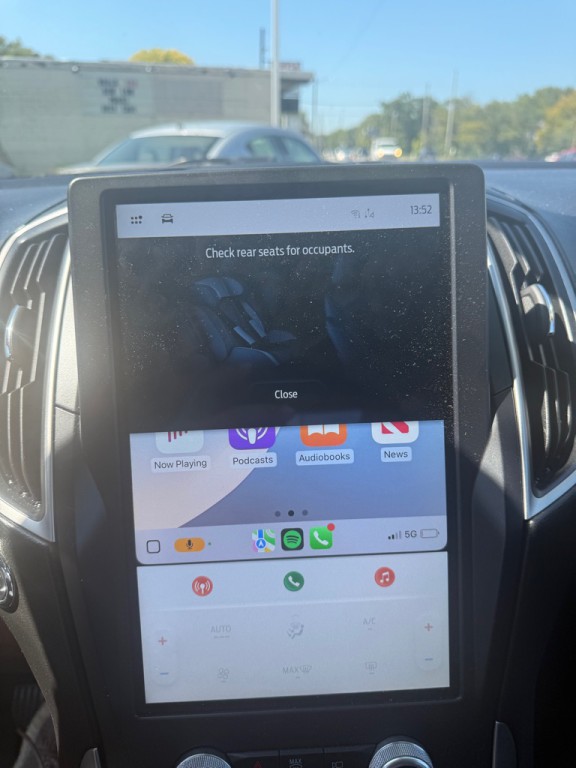 2021 Ford Edge Image 17