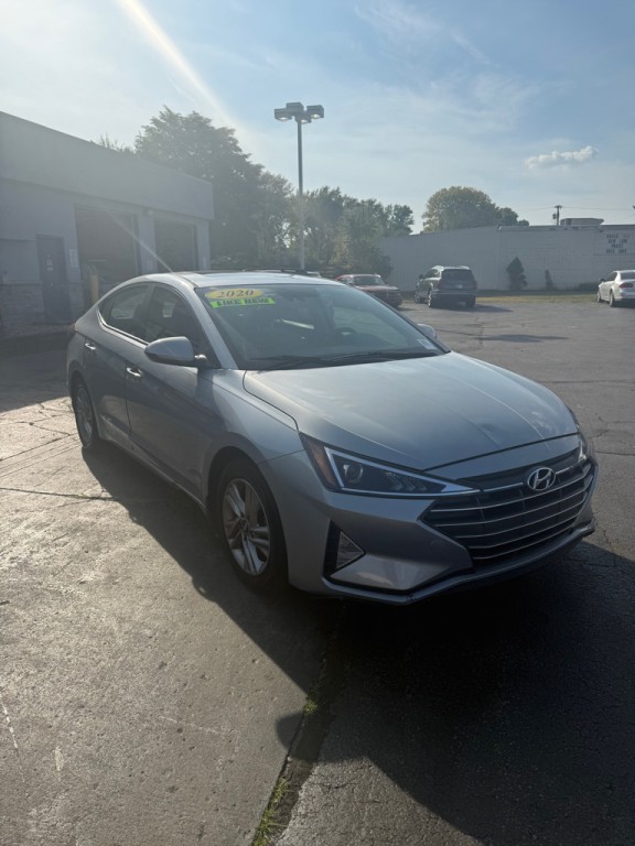 2020 Hyundai Elantra Image 2