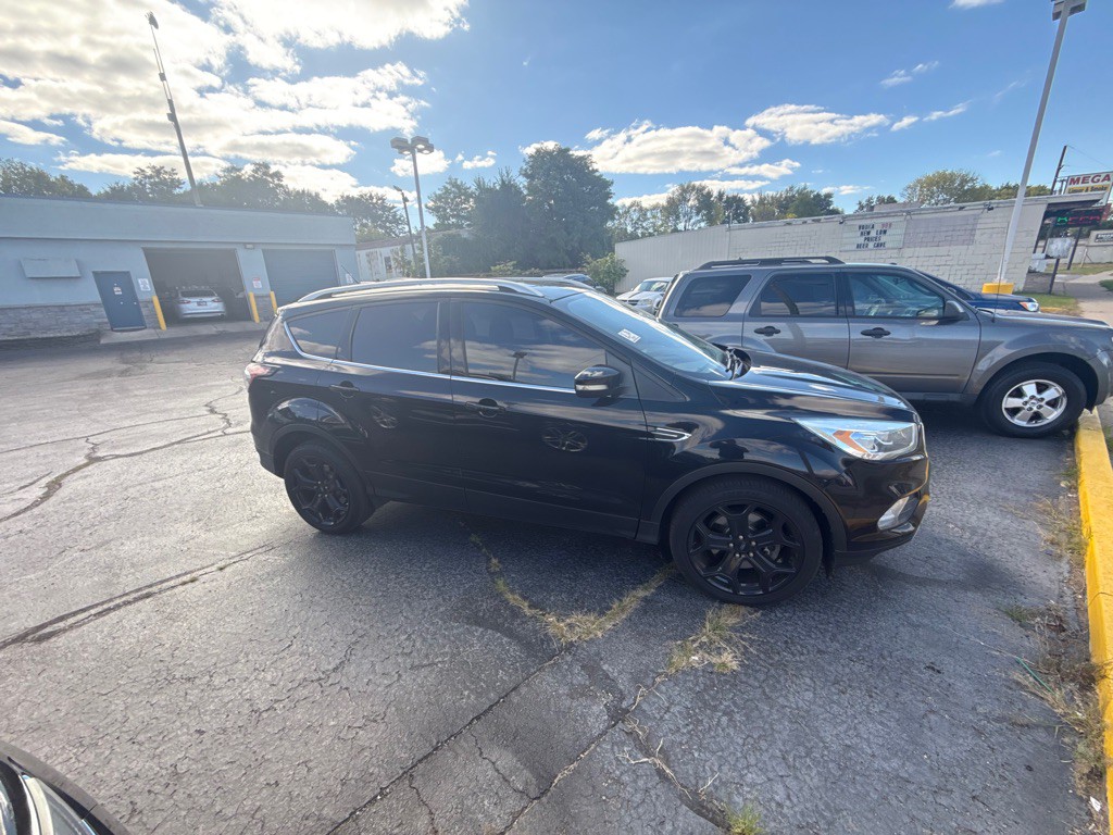 2017 Ford Escape Image 1
