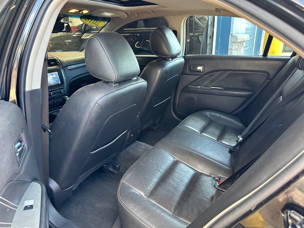 2011 Ford Fusion Image 16