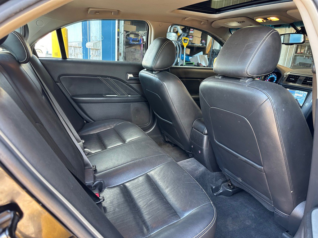 2011 Ford Fusion Image 17