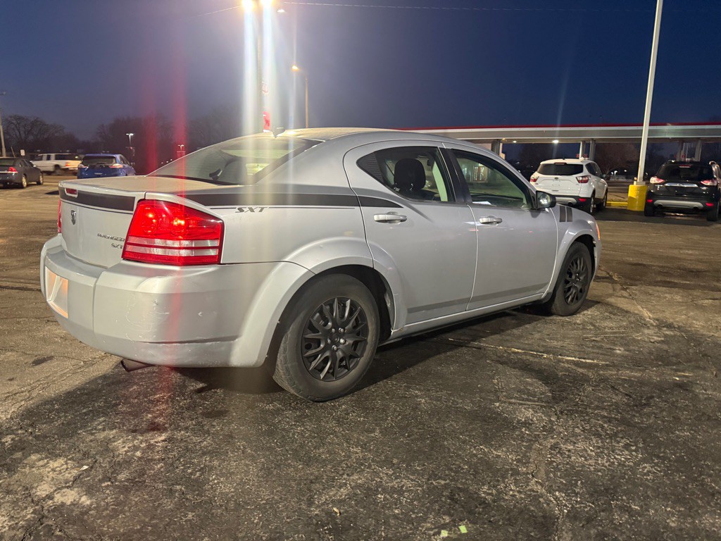 2010 Dodge Avenger Image 4