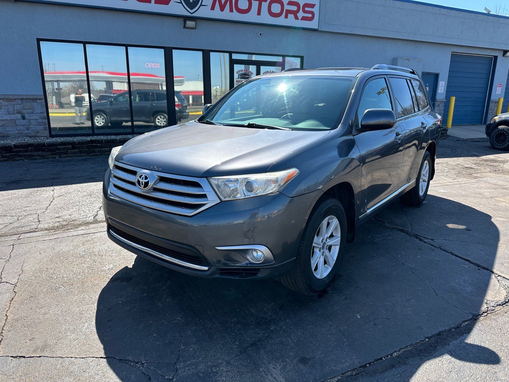 2013 Toyota Highlander Image 2