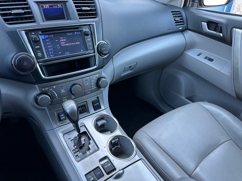 2013 Toyota Highlander Image 9