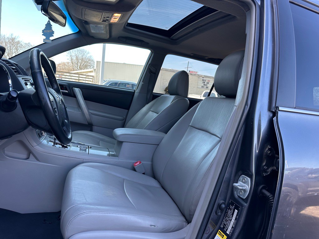 2013 Toyota Highlander Image 13