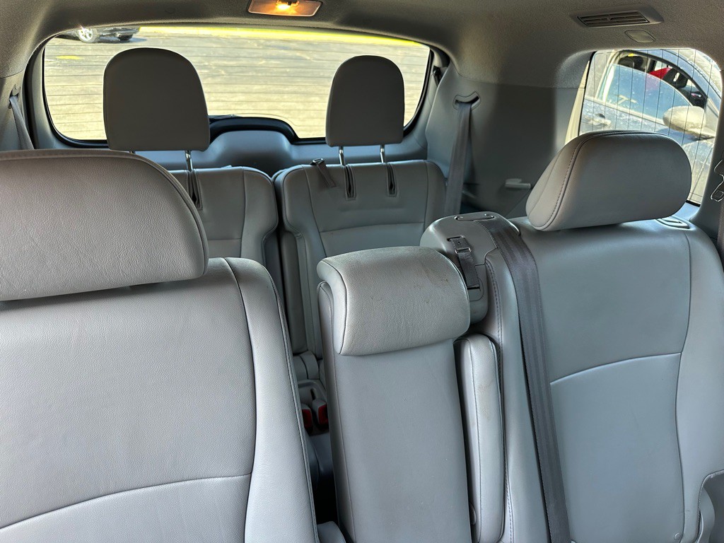 2013 Toyota Highlander Image 17